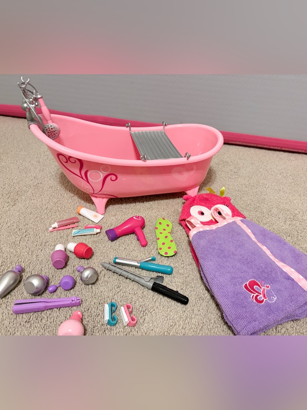 Our Generation pink doll bathtub and accessories - (18 in doll) 🛁